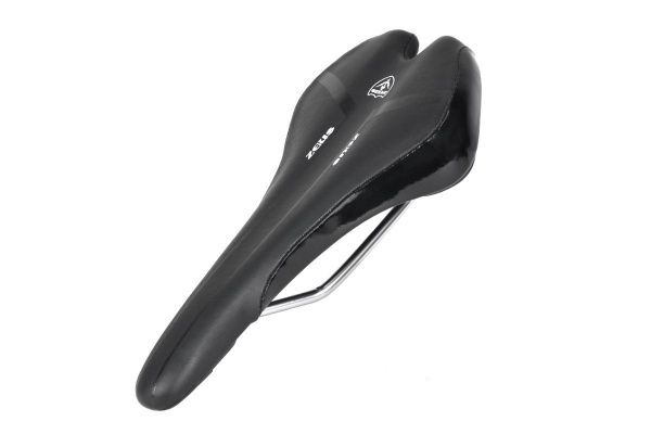 Седло ZEUS Z-1010 MTB Sport 280x143mmmm,рельсы сталь,анатомическое,черный\белый,295гр Седло ZEUS Z-1010 MTB Sport 280x143mmmm,рельсы сталь,анатомическое,черный\белый,295гр